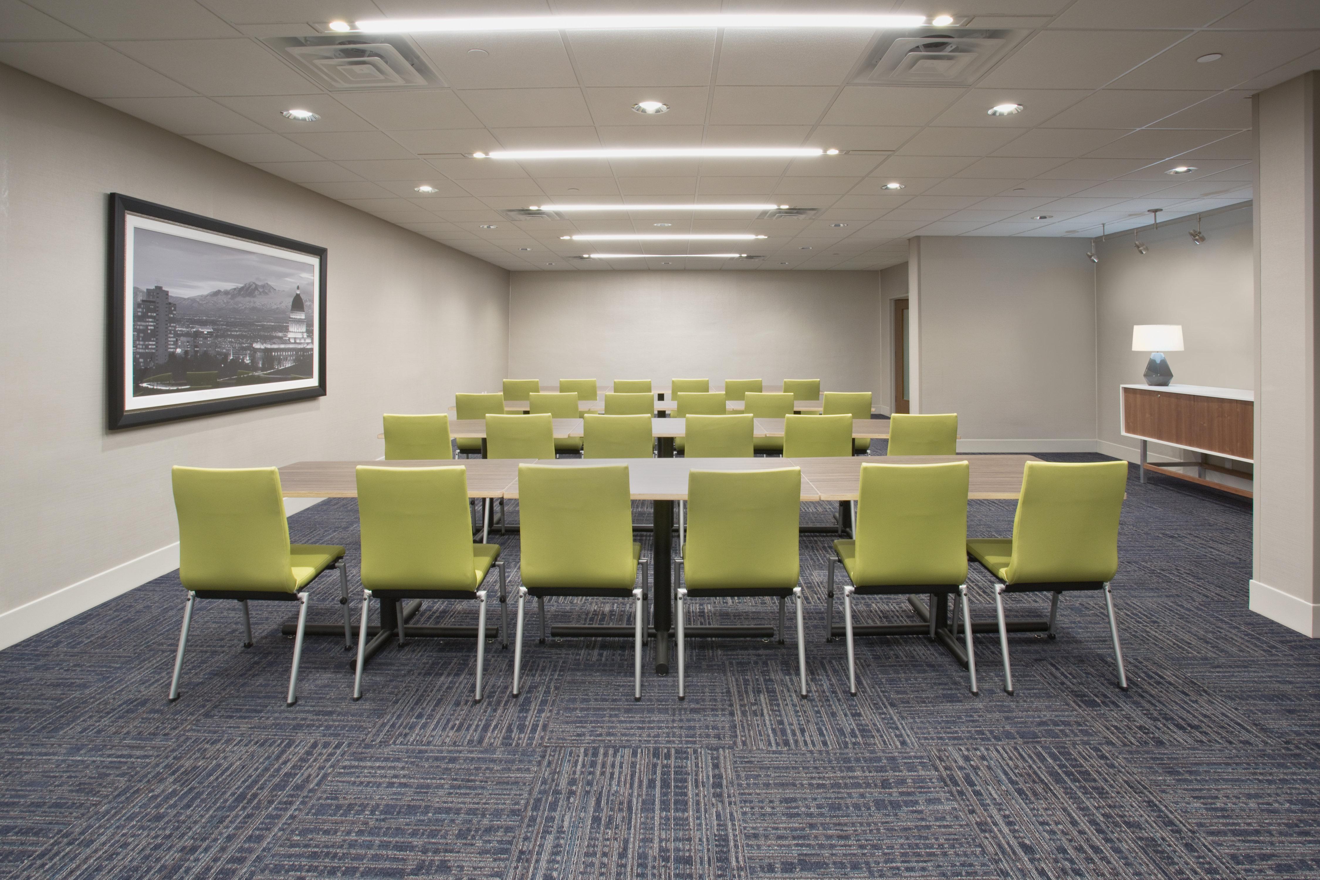 Holiday Inn Express & Suites Chicago North Shore - Niles By Ihg Buitenkant foto