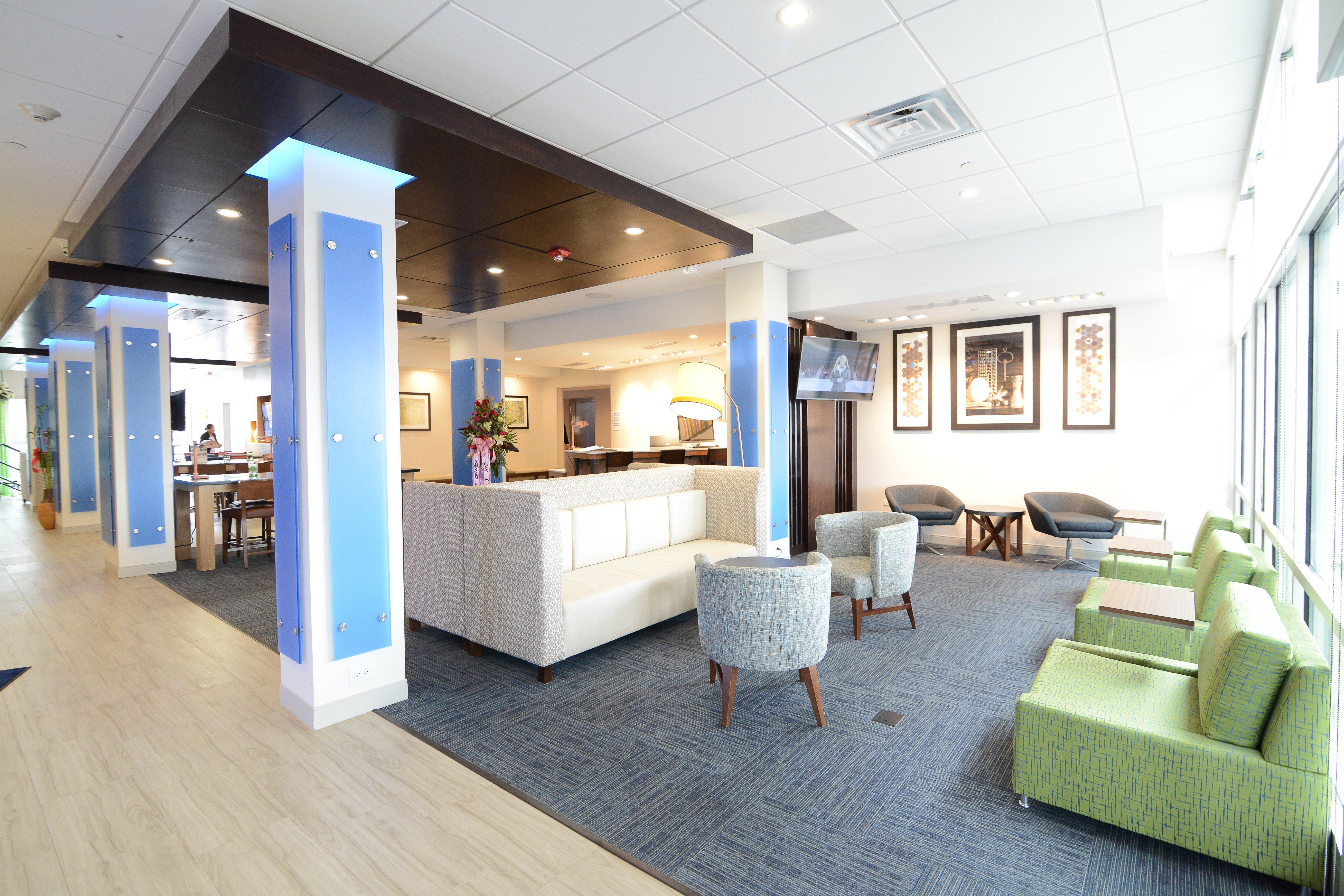 Holiday Inn Express & Suites Chicago North Shore - Niles By Ihg Buitenkant foto