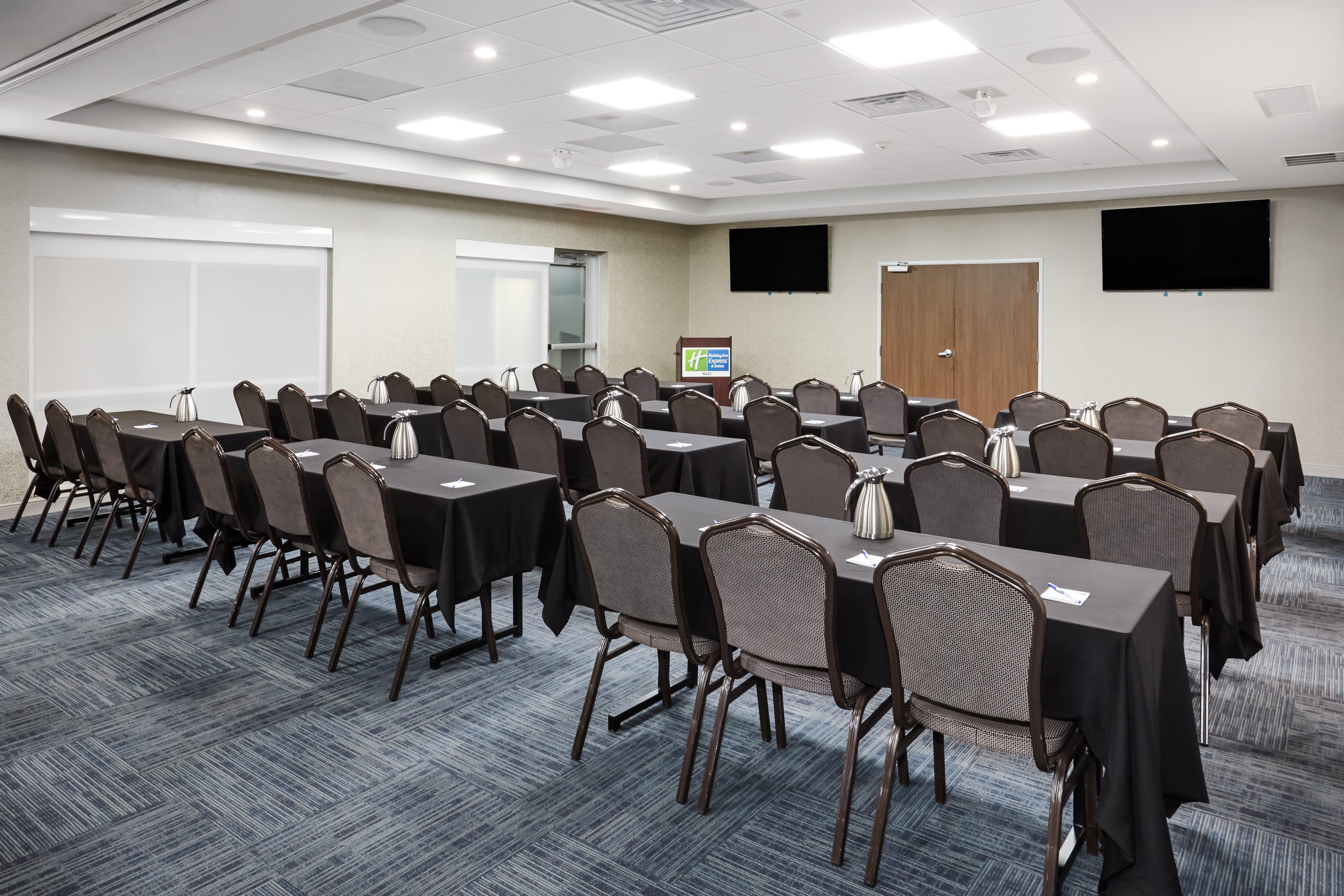 Holiday Inn Express & Suites Chicago North Shore - Niles By Ihg Buitenkant foto