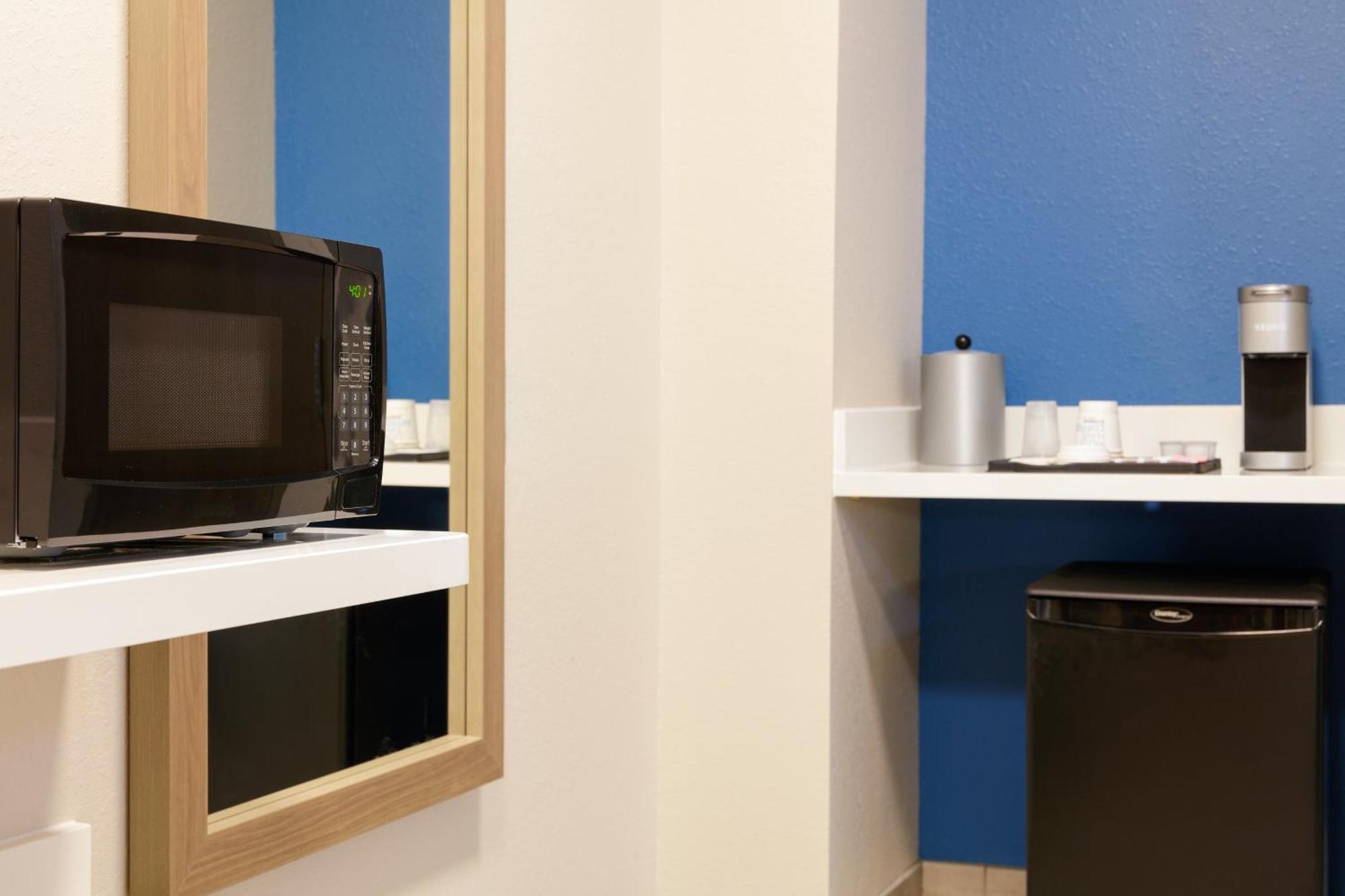 Holiday Inn Express & Suites Chicago North Shore - Niles By Ihg Buitenkant foto